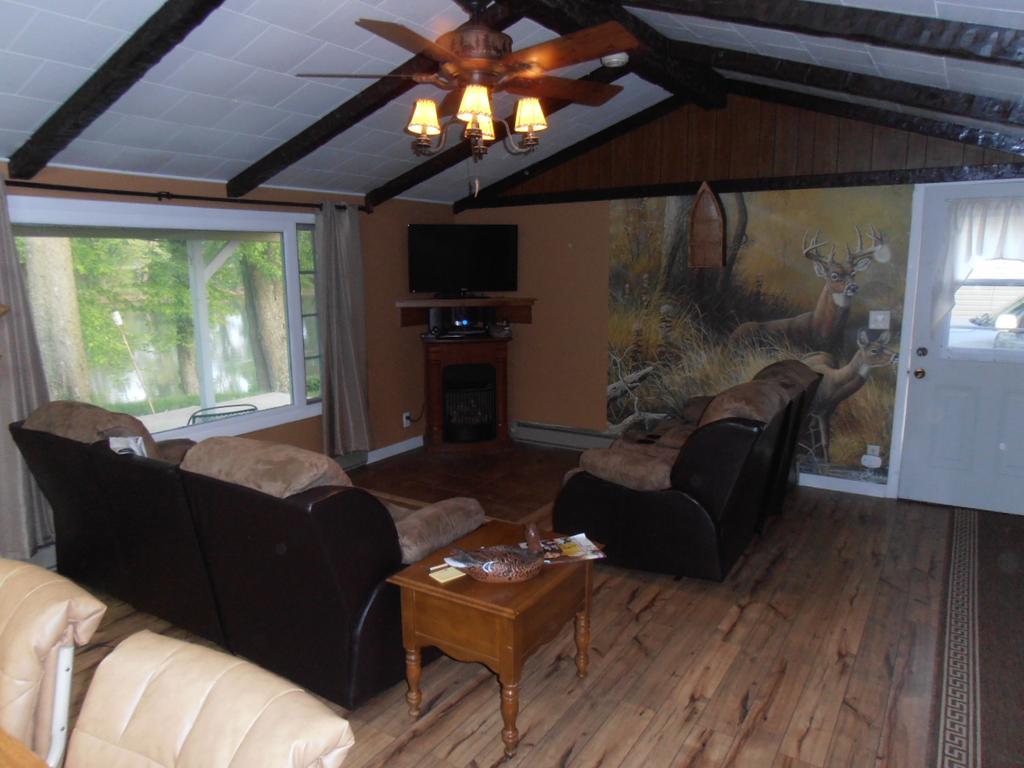 Martin'S River Cabin Dresden Exterior photo